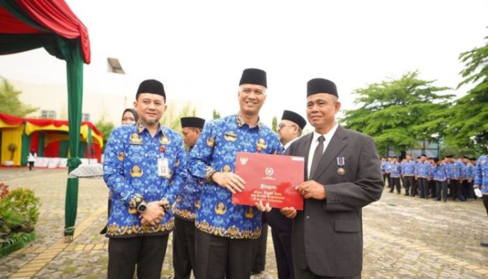 48 PNS PUPR Riau Terima Satya Lencana dari Presiden Prabowo