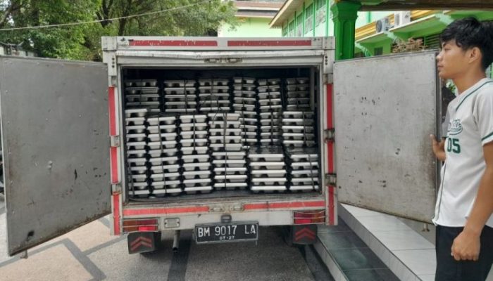 Ribuan Ompreng Tiap Hari: Dapur SPPG Pekanbaru Hidupkan Ekonomi Warga