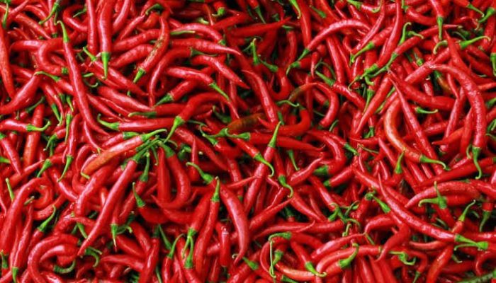 Antisipasi Dampak Bencana Pemasok, Cabai Merah Dijual Rp56 Ribu/Kg di Operasi Pasar