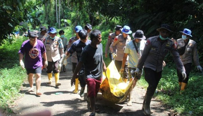 Korban Banjir Bertambah, Lansia di Agam Ditemukan Meninggal