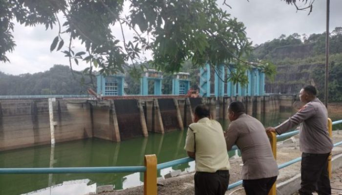 Meningkat Tipis, Permukaan Air Waduk Koto Panjang Masih di Level Rendah