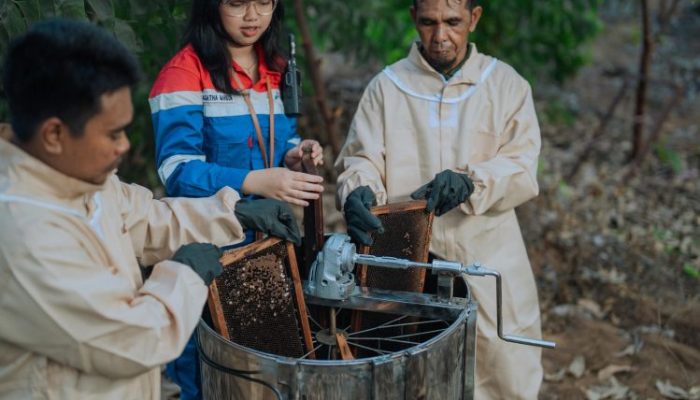 Pertamina Luncurkan SERANA, Teknologi yang Selamatkan Lebah dan Ekonomi Desa