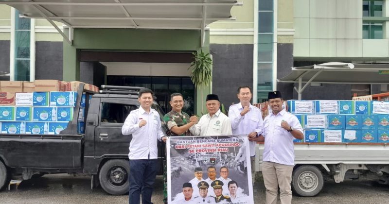 Petani Sawit Riau Salurkan Bantuan, Kodam XIX Siap Kirim ke Wilayah Bencana