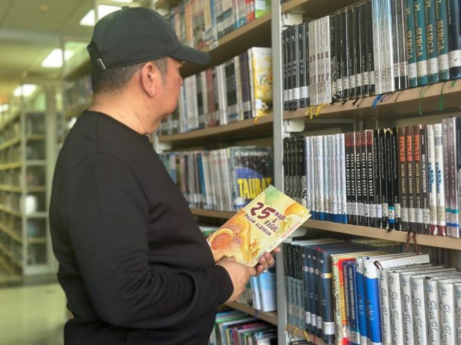 Selain Buku Konvensional, Perpustakaan Soeman Hs Juga Miliki Buku Digital