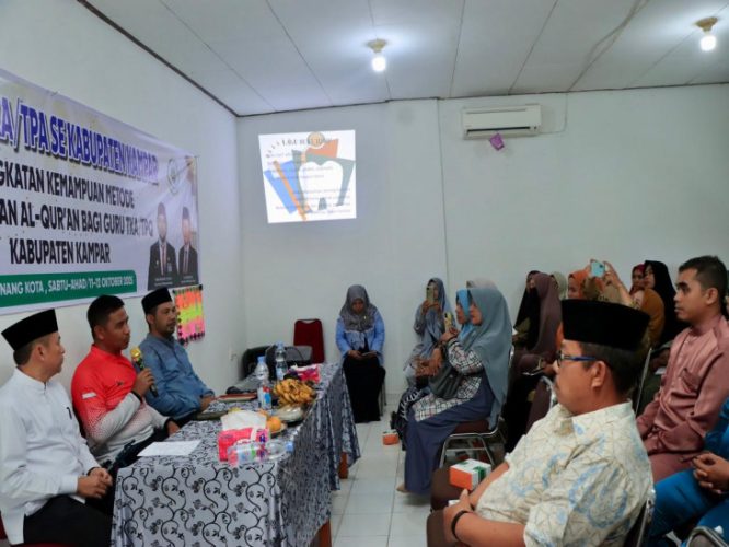 ToT Guru TKA–TPA di Kampar, Bupati Ingatkan Pentingnya Pembelajaran Al-Qur’an Sejak Dini