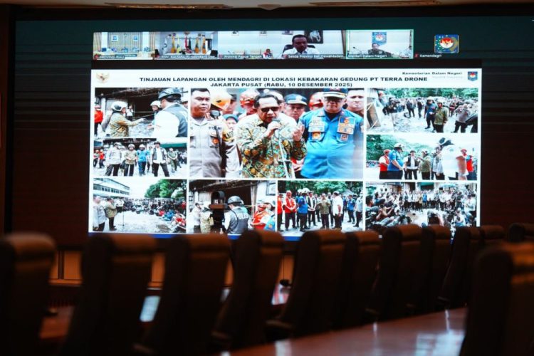 Mendagri Larang Kepala Daerah Tinggalkan Wilayah Saat Puncak Cuaca Ekstrem