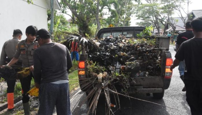 Drainase Dibersihkan, Bengkalis Bergerak Hadapi Cuaca Ekstrem