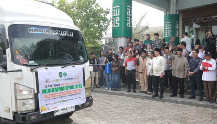 Rp514 Juta Bantuan Kemanusiaan Dilepas UMRI dan Pemprov Riau untuk Aceh, Sumut, dan Sumbar