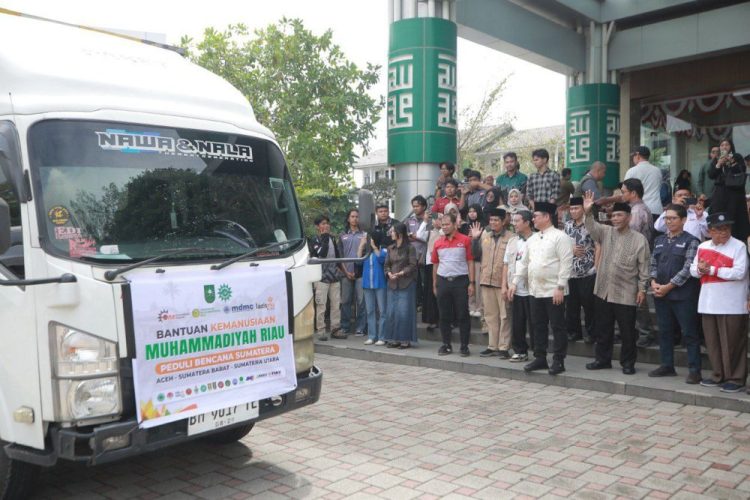 Rp514 Juta Bantuan Kemanusiaan Dilepas UMRI dan Pemprov Riau untuk Aceh, Sumut, dan Sumbar