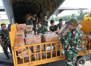 4,2 Ton Bantuan Kemanusiaan Dikirim dari Pekanbaru ke Aceh via Hercules
