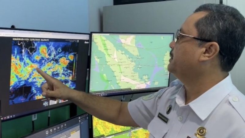 Langit Riau Diselimuti Awan, Potensi Hujan Meluas Hingga Dini Hari