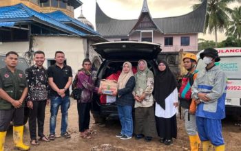 KPU Riau Kirim Bantuan Pakaian untuk Korban Bencana di Sumbar dan Sumut