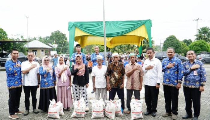 Janji Kepada Warga Ditunaikan, Pemkab Kampar Salurkan Beras Premium