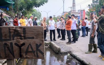 Genangan Ancam Aktivitas Pasar, Pemko Pekanbaru Benahi Drainase Cik Puan Jelang Nataru