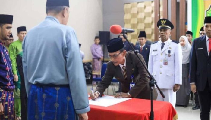 Penyegaran Birokrasi Akhir Tahun, Wabup Meranti Lantik 24 Pejabat
