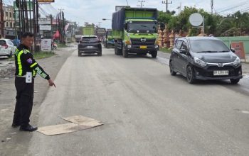 Pengendara Motor Tewas Tertabrak Truk di Garuda Sakti, Sopir Kabur