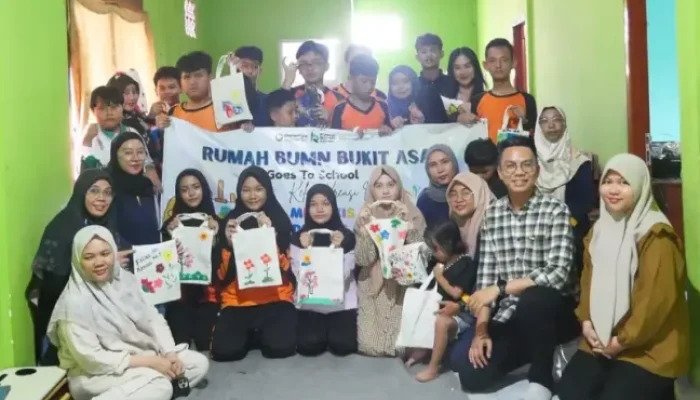 Dari Totebag Polos Jadi Karya Seni, Ekspresi Bebas Siswa SLB Autis