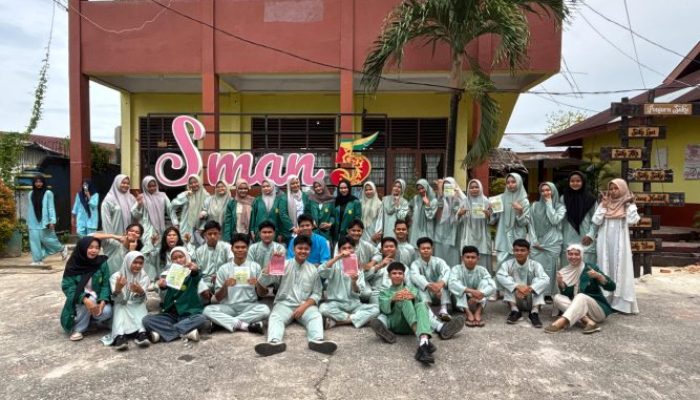 Mahasiswa Farmasi UMRI Gelar Sosialisasi Edukasi Kekerasan Seksual di SMAN 5 Pekanbaru