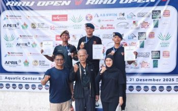 Personel Brimob Riau Unjuk Prestasi, Naik Podium di Ajang Renang Nasional