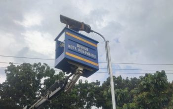 Puluhan Lampu PJUTS Terpasang di Jalan Labersa, Dishub Pekanbaru Tingkatkan Keamanan Malam Hari