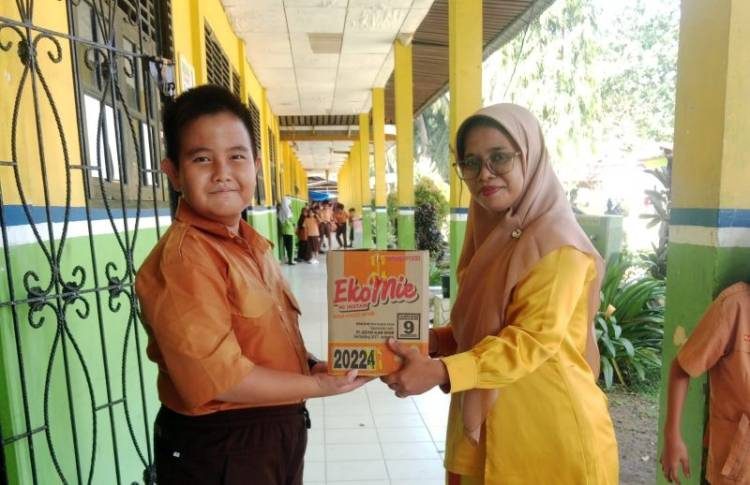 SDN 007 Bagan Batu Barat Galang Donasi untuk Korban Banjir dan Longsor di Sumatera