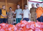 Pemkab Kampar Salurkan Sembako untuk Warga Terdampak Banjir di Kampar Kiri Hulu