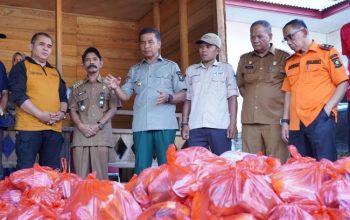 Pemkab Kampar Salurkan Sembako untuk Warga Terdampak Banjir di Kampar Kiri Hulu