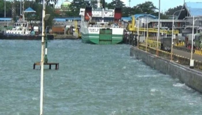 Gelombang 4 Meter Mengintai Perairan Indonesia, Nelayan dan Kapal Diimbau Tunda Berlayar