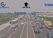 Volume Kendaraan Naik, Polisi Terapkan Contraflow di Tol Jakarta–Cikampek