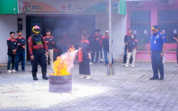 Tekan Risiko Kebakaran, Relawan PMI Pekanbaru Dibekali Pelatihan Khusus