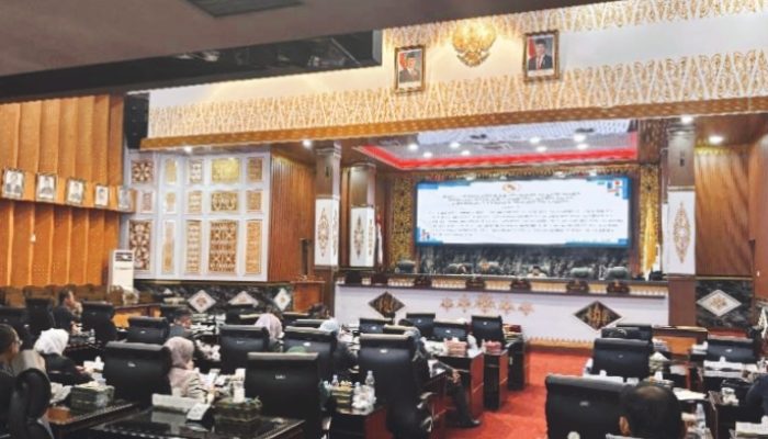 Interupsi Warnai Paripurna DPRD Pekanbaru yang Batal Digelar
