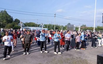 Pemerintah Kecamatan Bukit Batu Gelar Jalan Sehat Bermasa Serta Senam sehat Jasmani