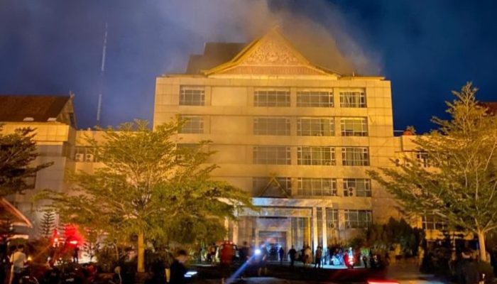 Pemkab Inhil Berduka, Malam Ini Kebakaran Landa Gedung Kantor Bupati