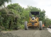 Instruksi Plt Gubernur Ditindaklanjuti, PUPR-PKPP Riau Tambah Regu Perbaikan Jalan