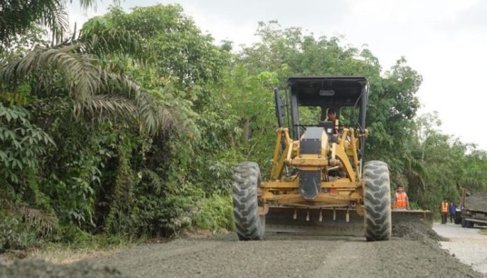 Instruksi Plt Gubernur Ditindaklanjuti, PUPR-PKPP Riau Tambah Regu Perbaikan Jalan