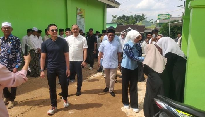 Putri Zulkifli Hasan Serahkan Bantuan 30 Perangkat Komputer Ke Yayasan Pendidikan Daarus Saadah
