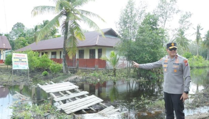 Wakapolda Riau Hadir di Ujung Negeri, Menyambung Harapan Pendidikan Anak Semulut