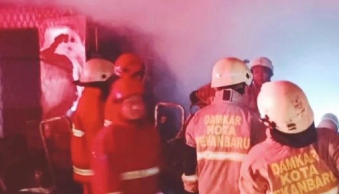 Kios di Jalan Tengku Bay Pekanbaru Terbakar Dini Hari, 1 Orang Tewas