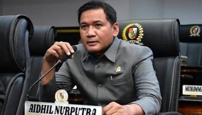 Wajah Pekanbaru “Kalah” oleh Kabel Semrawut, Satgas Penertiban Diminta Buktikan Kinerja