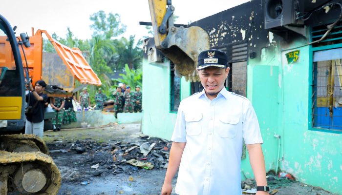 Agung Nugroho Pimpin Gotong Royong Pemulihan Usai Kebakaran di Jalan Hangtuah