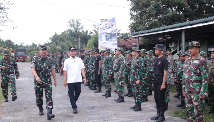 Danrem 031/Wira Bima Brigjen TNI Jarot Suprihanto Apresiasi Wali Kota Pekanbaru atas Pembangunan Kembali Rumah Anggota TNI Korban Kebakaran
